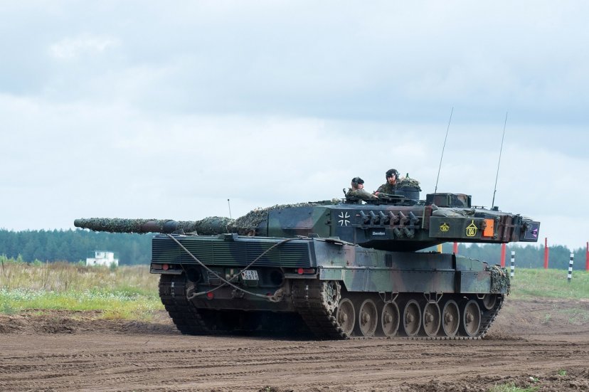 Lietuvos kariuomenės poligone testuojama daugiafunkcinė tankų ir kovos mašinų šaudykla