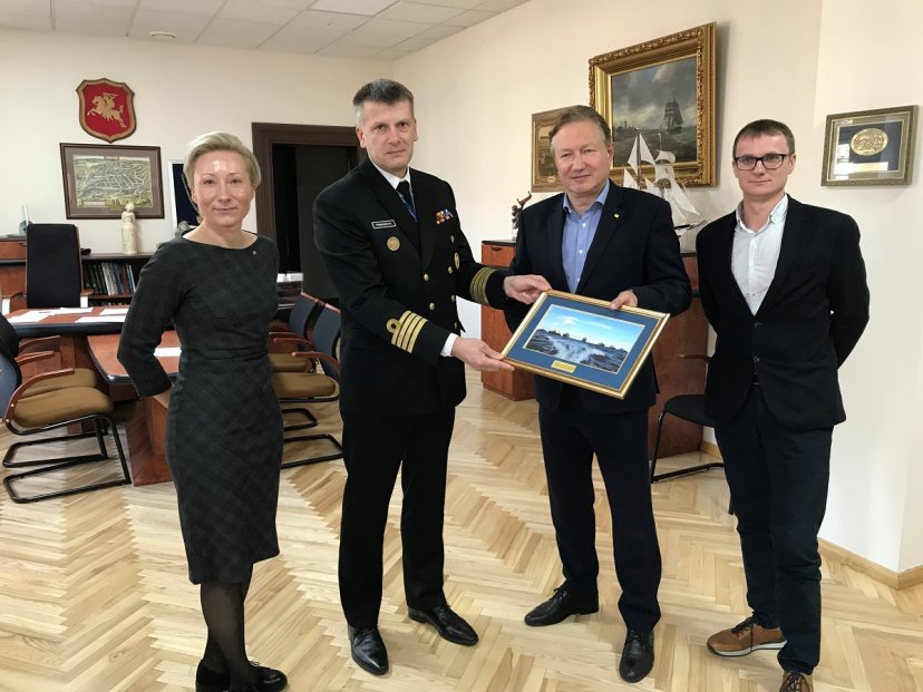 Karinių jūrų pajėgų vadas susitiko su Klaipėdos universiteto vadovybe
