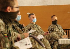 Gen. ltn. Valdemaras Rupšys lankėsi Motorizuotoje pėstininkų brigadoje „Žemaitija“ - 1