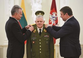 Generolas majoras Gintautas Zenkevičius iškilmingos ceremonijos metu išleistas į atsargą - 6