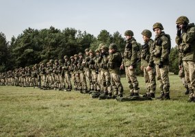 Pirmąsyk jaunesnieji jūreiviai įveikė bazinį kario kursą Klaipėdoje - 4