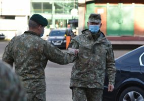 Kariuomenės vadas lankėsi Logistikos valdybos štabe - 1