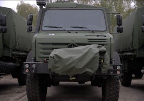 Papildytas Lietuvos kariuomenės automobilių parkas – į tarnybą išvažiuoja beveik 150 sunkvežimių... - 2