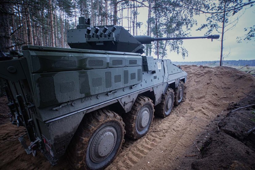 Kvalifikuotos „Vilkų“ įgulos treniruojasi aptikti ir sunaikinti priešą 