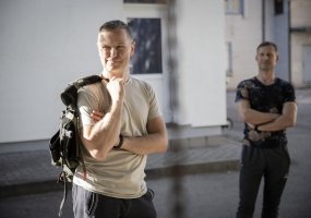 Karinių oro pajėgų paieškos ir gelbėjimo sraigtasparnio įgulos vadas Suomis, antrasis pilotas... - 3