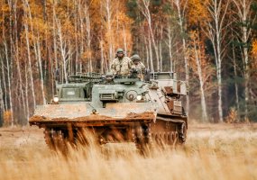 Generolo Romualdo Giedraičio artilerijos batalionas pasipildė modernizuotais Bergepanzer-2  - 6