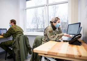 Nacionaliniame visuomenės sveikatos centre budinčius savanorius aplankė kariuomenės vyriausiasis... - 4