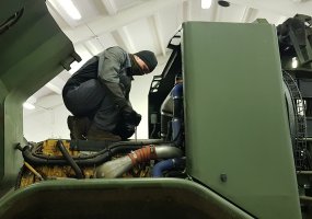 Lietuvos kariuomenės mokykloje ruošiami sunkvežimio SISU mechanikai - 1