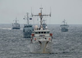 Historical Ordnance Disposal operation and joint manoeuvres with the NATO mine countermeasures... - 1
