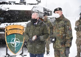 Krašto apsaugos ministras lankėsi NATO priešakinių pajėgų kovinėje grupėje  - 8