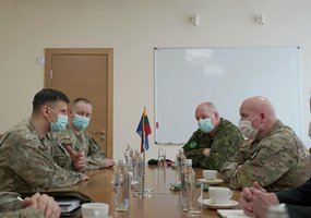 Lietuvoje lankėsi NATO Jungtinės sausumos pajėgų vadavietės vadas  - 2