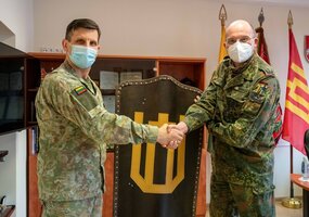 Sausumos pajėgų vadas apdovanotas Bundesvero aukso garbės kryžiumi - 1