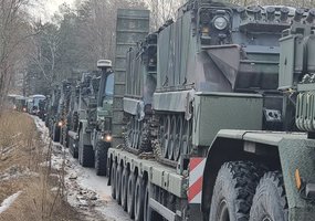 Vaidoto bataliono kariai treniruojasi Latvijoje vykstančiose pratybose  - 1