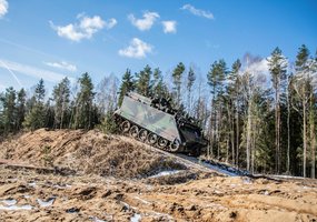 Inžinerijos batalione – šarvuoto transporterio M113 vairuotojų mokymai - 1