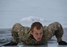 Išgyvenimo pratybos – originalus karių savanorių pasirinkimas atsisveikinti su žiema - 1