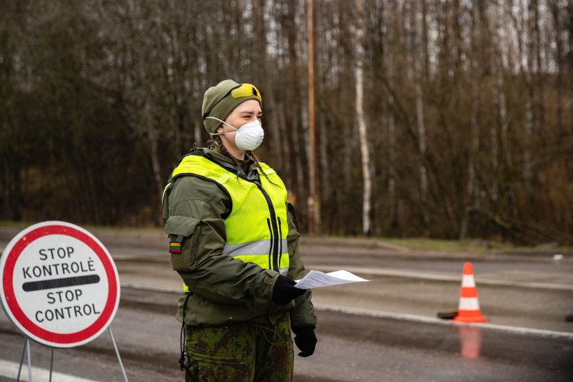 Lietuvos kariuomenė vėl skuba į pagalbą oro ir jūrų uostuose