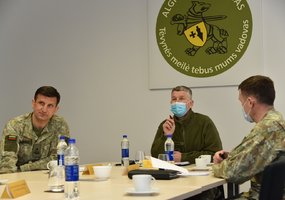 Kariuomenės vadas aplankė didžiausią ugnies galią turinčius Lietuvos kariuomenės vienetus - 1