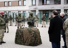 JAV Lietuvos kariuomenei perdavė prieštankinių ginklų M72 LAW - 1
