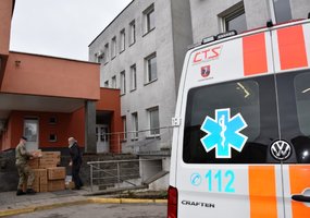 Lietuvos kariuomenė tęsia logistinę operaciją aprūpinant skiepijimo priemonėmis šalies gydymo... - 1