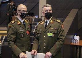 Lietuvos kariuomenės vadas Briuselyje dalyvavo NATO ir Europos Sąjungos karinio komiteto... - 4