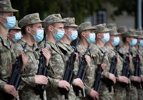 Baigę bazinį kursą prisiekė kariai savanoriai - 1