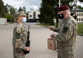 Baigę bazinį kursą prisiekė kariai savanoriai - 6