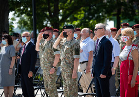 Jiezne atidengtas paminklas „Trims savanorių kartoms“ - 6