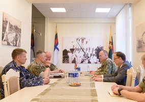 Lietuvos kariuomenės vadas padėkojo Jungtinių Amerikos Valstijų 6-ojo laivyno vadui už paramą  - 3