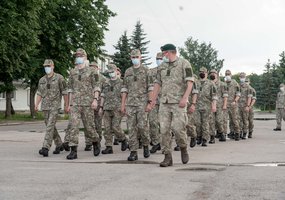 Daugiau kaip 500 jaunuolių pradeda tarnybą Lietuvos kariuomenėje - 8