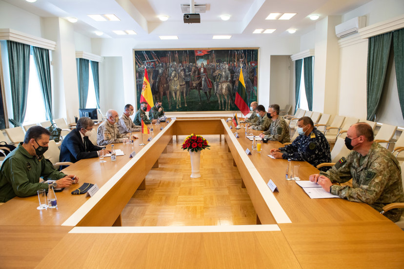 Lietuvos kariuomenės vadas: Ispanija parodo, kad mūsų regionui kylančios grėsmės jiems suprantamos
