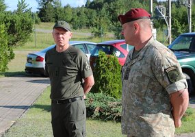 Krašto apsaugos savanorių pajėgų vadas domėjosi karių vykdomomis užduotimis pasienyje - 2