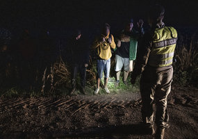 Fotoreportažas iš Lietuvos kariuomenės naktinio patrulio pasienyje prie Ignalinos - 16