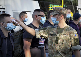 Kartotinius mokymus daliniuose pradeda dar 400 parengtojo rezervo karių - 8