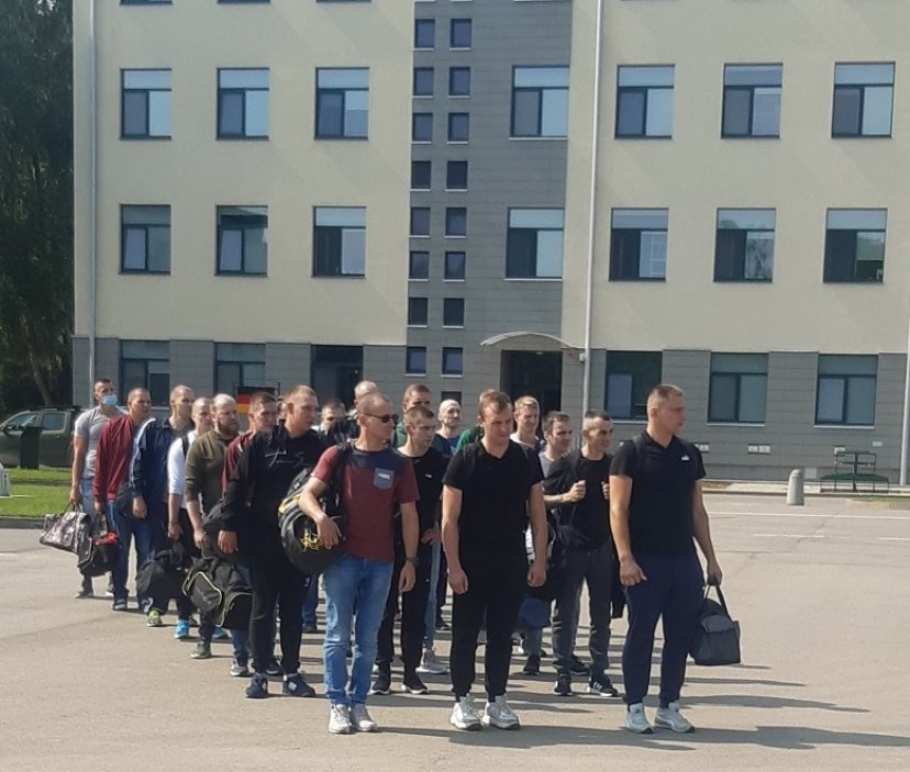 Kariuomenė tęsia rezervistų rengimą: atnaujinti karines žinias atvyko bataliono dydžio atsargos...