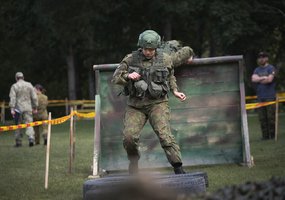 31-ąsias Savanorių sporto žaidynes laimėjo Didžiosios Kovos apygardos 8-osios rinktinės kariai - 5