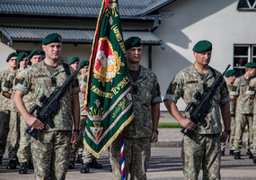 Sustiprėję jaunieji husarai baigė 9 mėnesių tarnybą - 8