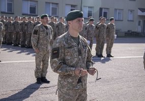Dragūnų bataliono kariai įveikė pirmąjį karinio rengimo etapą - 1
