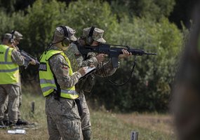 Dragūnų bataliono kariai įveikė pirmąjį karinio rengimo etapą - 8