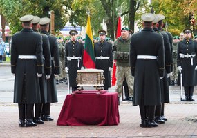 Kretingoje atidarytas Jono Karolio Chodkevičiaus kenotafas ir suteiktas naujas vardas... - 12