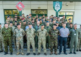 Lietuvoje ESBO stebėtojams pristatytos modernios pėstininkų kovos mašinos „Vilkas“ - 1