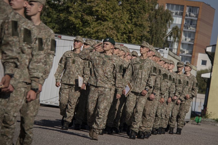 Dragūnų bataliono kariai įveikė pirmąjį karinio rengimo etapą