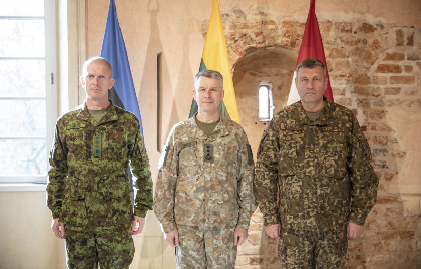 Trijų Baltijos šalių kariuomenių vadai susitinka Lietuvoje   