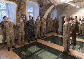 Suteikti aukščiausi puskarininkių kariniai laipsniai - 4