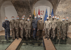 Suteikti aukščiausi puskarininkių kariniai laipsniai - 5