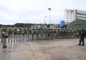 Karių operacijoms pasienyje užtikrinti Druskininkuose įrengta priešakinė operacijų bazė - 3
