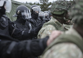 Karių operacijoms pasienyje užtikrinti Druskininkuose įrengta priešakinė operacijų bazė - 4