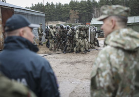 Karių operacijoms pasienyje užtikrinti Druskininkuose įrengta priešakinė operacijų bazė - 9