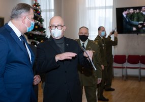 Prieš 30 metų įteikti pirmieji Atkurtos Lietuvos karininkų laipsniai - 10