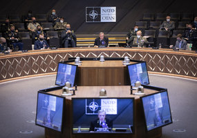 Situaciją Ukrainoje ir Aljanso rytuose Lietuvos kariuomenės vadas aptarė neeiliniame NATO Karinio... - 1