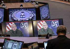 Situaciją Ukrainoje ir Aljanso rytuose Lietuvos kariuomenės vadas aptarė neeiliniame NATO Karinio... - 2